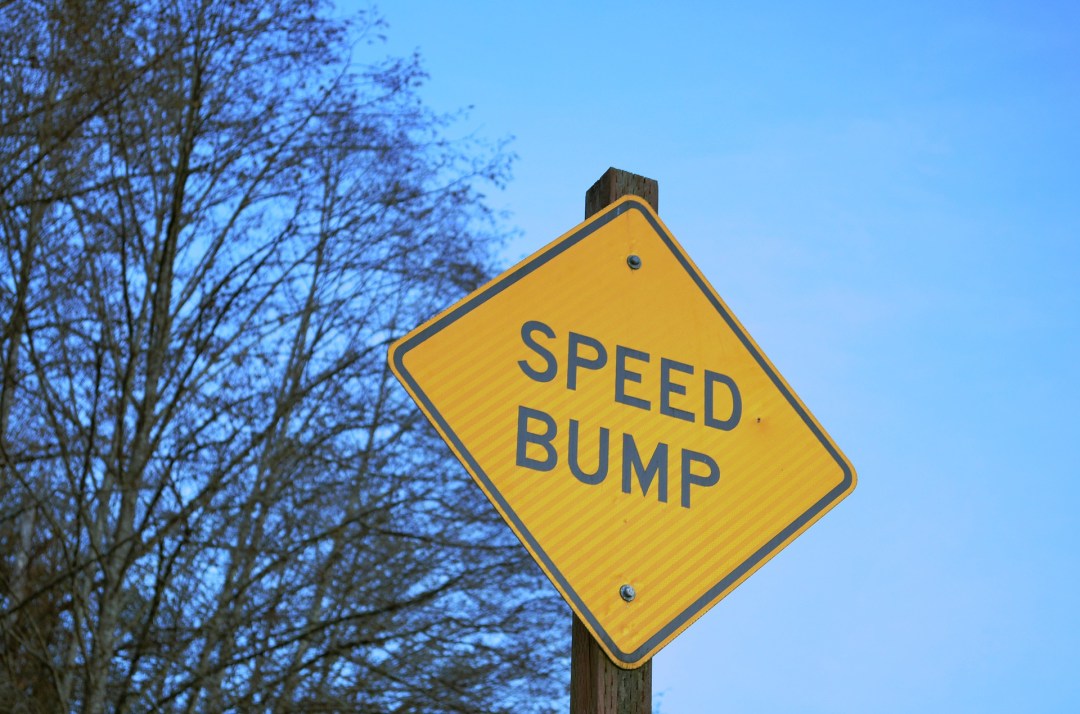 Speed bump traffic sign